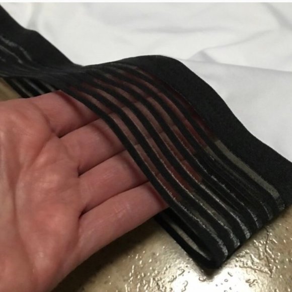 🌸🖤3/$30 - Cute Victoria's Secret White High Neck Halter Bra & Black Mesh - Picture 5 of 7